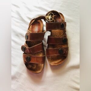 Montana sandals